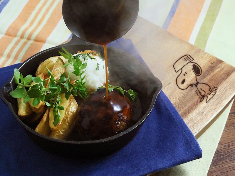 PEANUTS GANG のベースボールハンバーグ