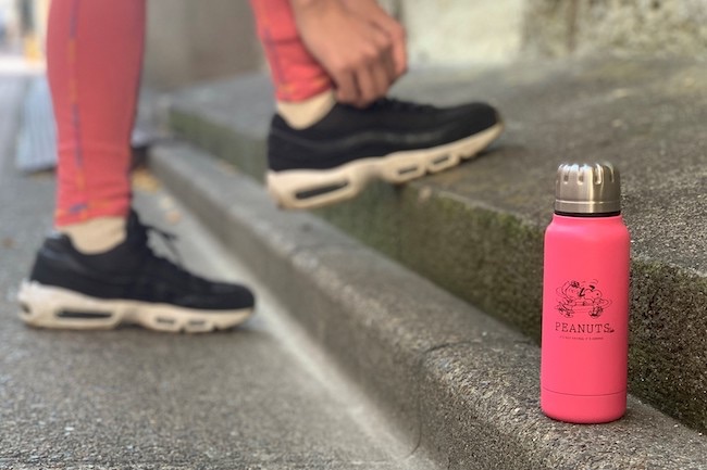 【オンラインショップ限定】「PEANUTS Cafe × thermo mug」アンブレラボトルミニに新色ピンクが登場！